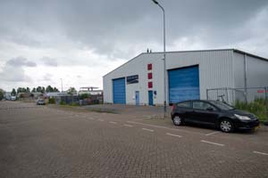 gebouw met puntdak